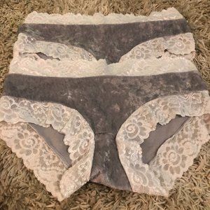 2 Pair NWOT Lingerie Diva Velvet & Lace Panty